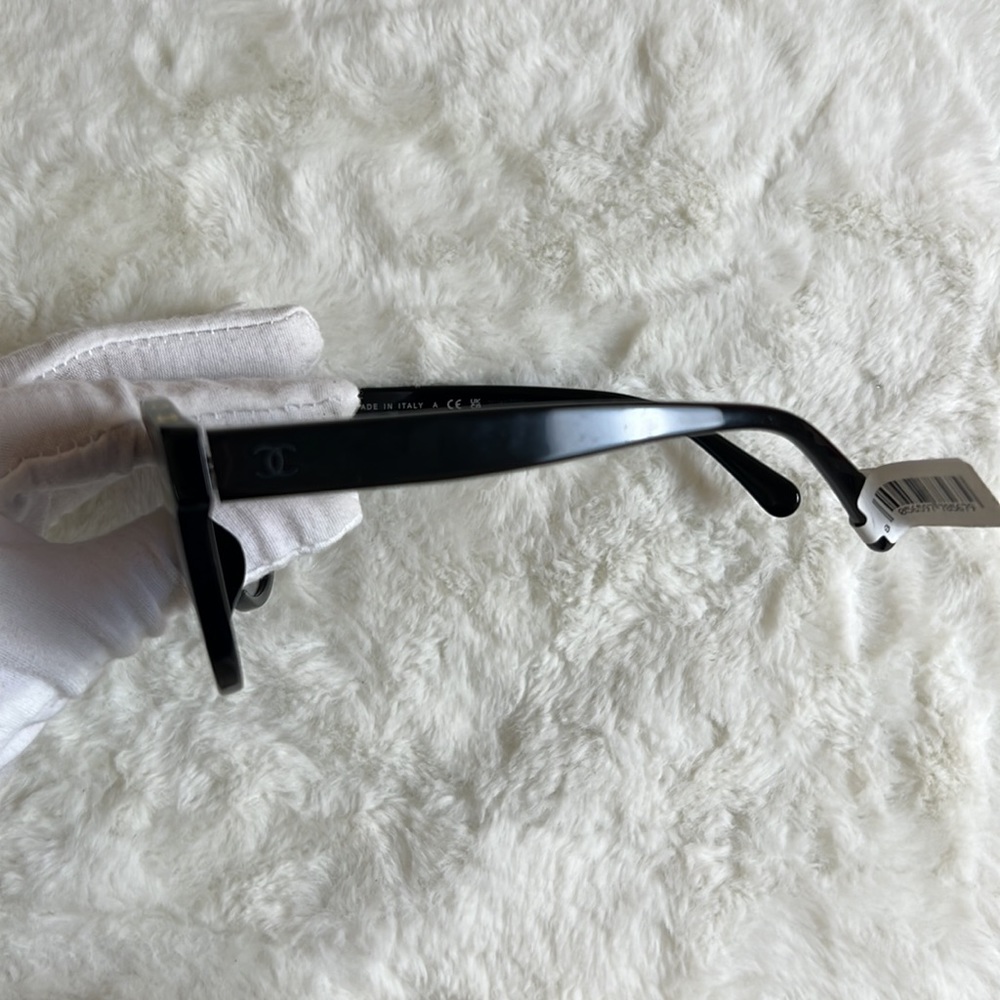 Chanel sunglasses - Picture 6 of 8